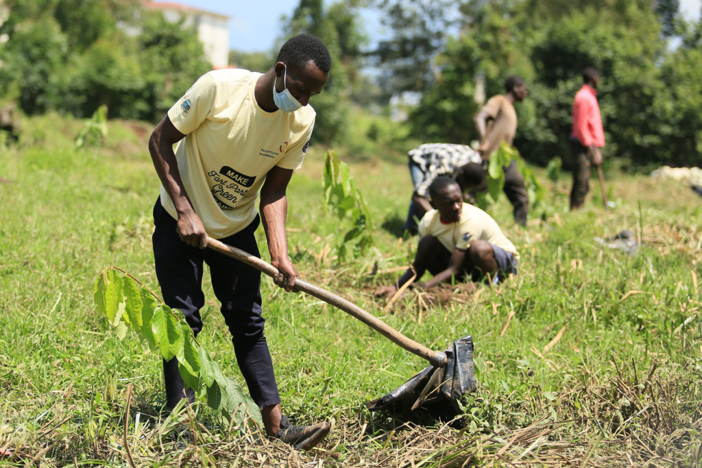 Proyecto climático STIHL en la fase de plantación de Uganda